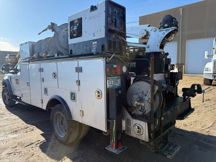 2017-ford-f550-xl-image-37
