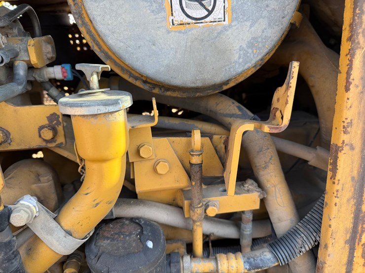 caterpillar-d4h-lgp-image-49