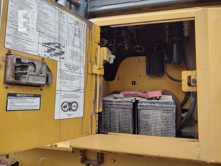 2007-deere-700j-xlt-image-16