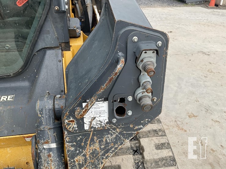 2020-deere-333g-image-13