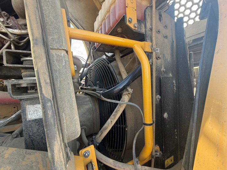 2013-caterpillar-950k-image-71
