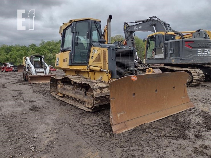 2007-deere-700j-xlt-image-36