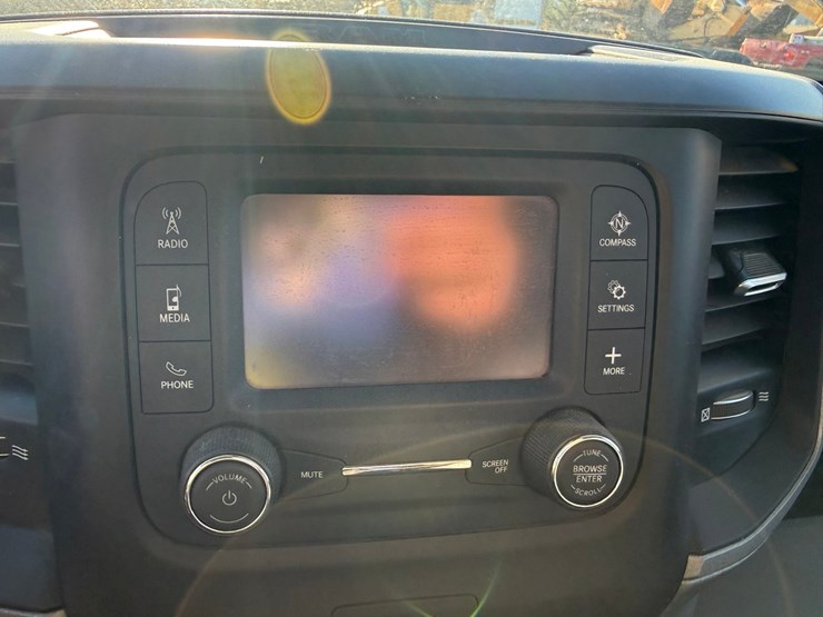 2021-dodge-2500-image-44