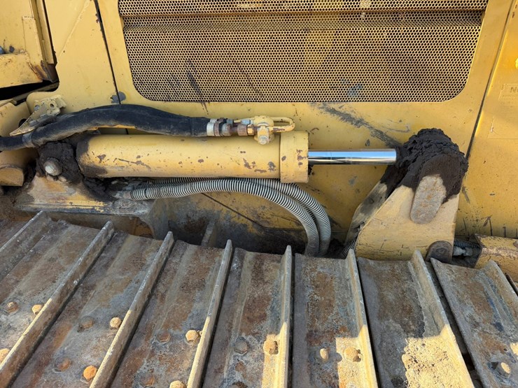 caterpillar-d4g-lgp-image-22