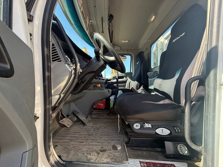 2021-kenworth-t880-image-73
