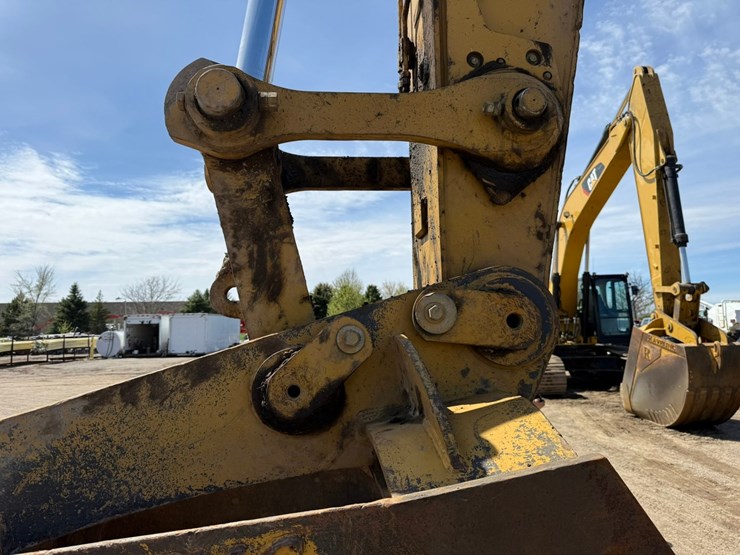 caterpillar-336-image-14