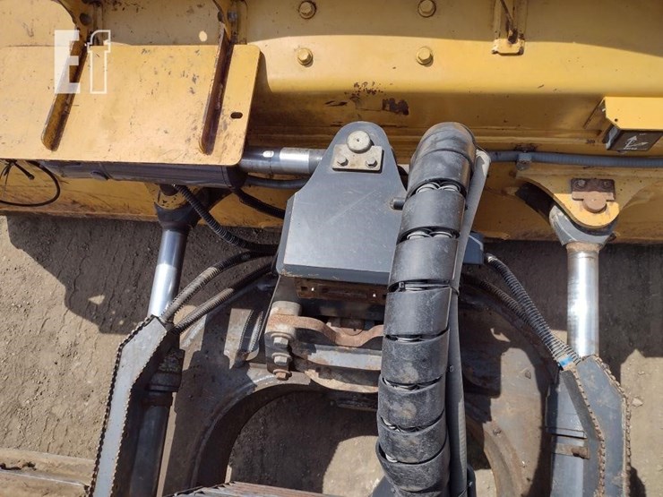 2021-deere-750l-lgp-image-26