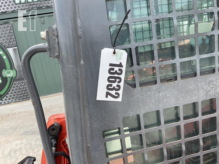 2017-kubota-svl95-2s-image-22