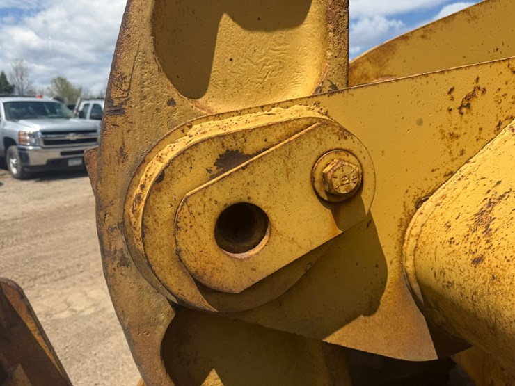 caterpillar-966d-image-18