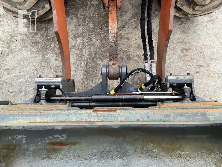 2019-hitachi-zw80-5b-image-9