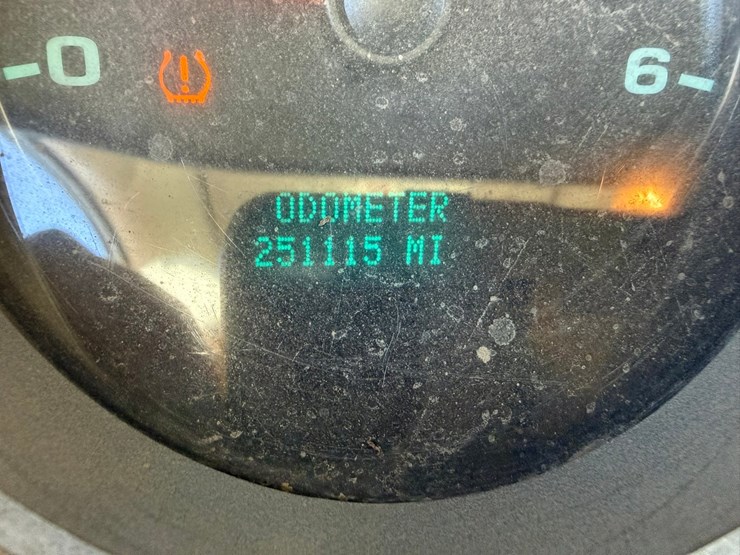 2013-chevrolet-2500-image-47