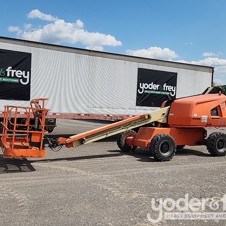 2016 JLG 400S