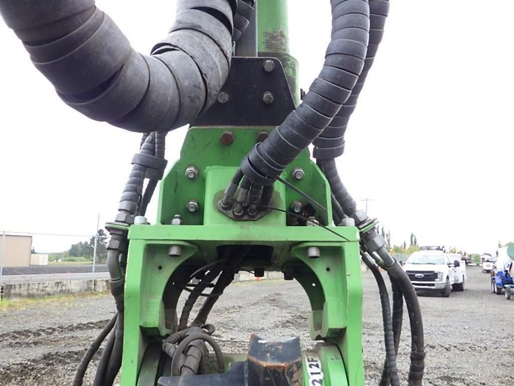 sennebogen-738e-tree-handler-image-41