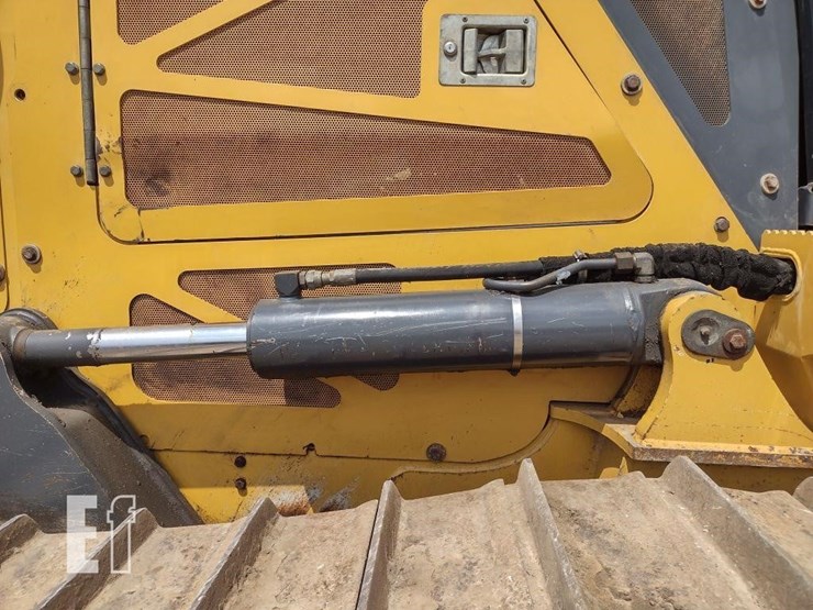 2021-deere-750l-lgp-image-22
