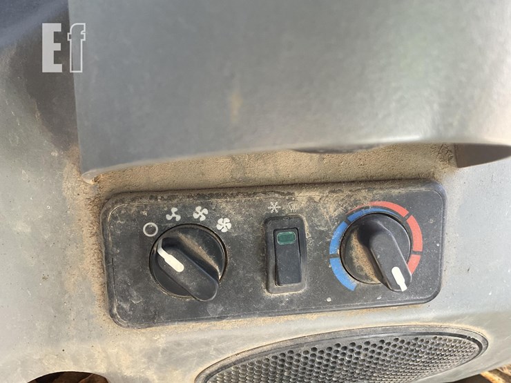 2018-bobcat-t450-image-16