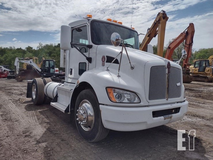 2016-kenworth-t370-image-42