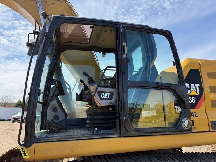 caterpillar-336-image-71
