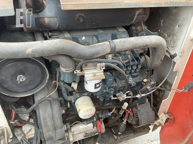 2004-bobcat-t300-image-18