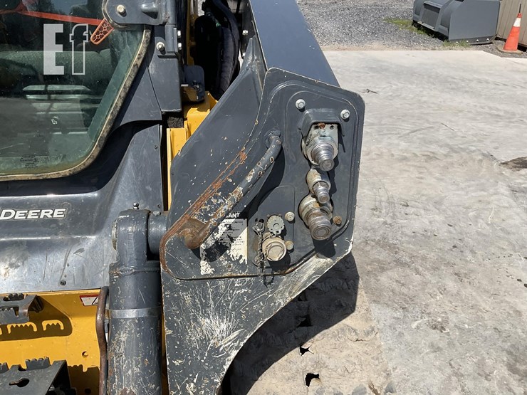 2022-deere-331g-image-13