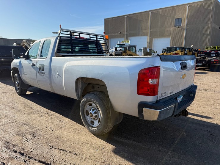 2014-chevrolet-2500-image-3