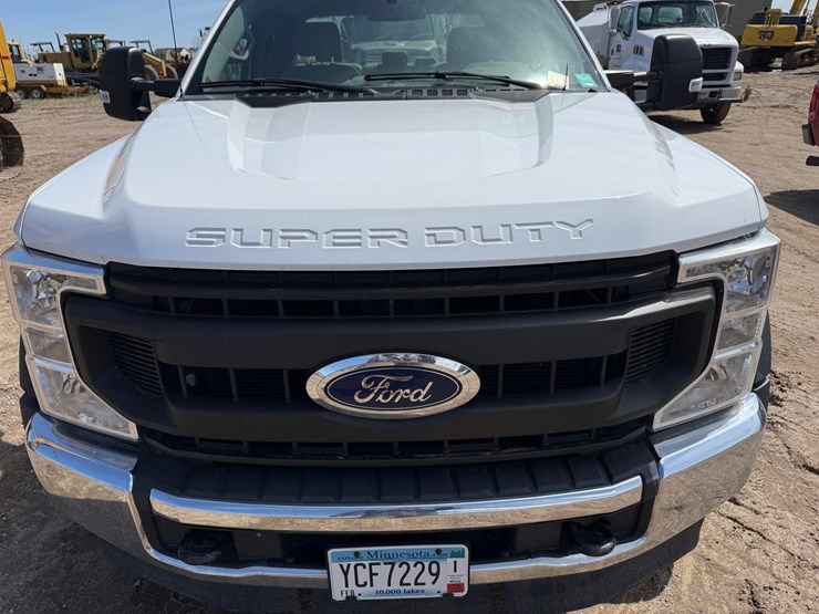 2020-ford-f550-xl-image-10