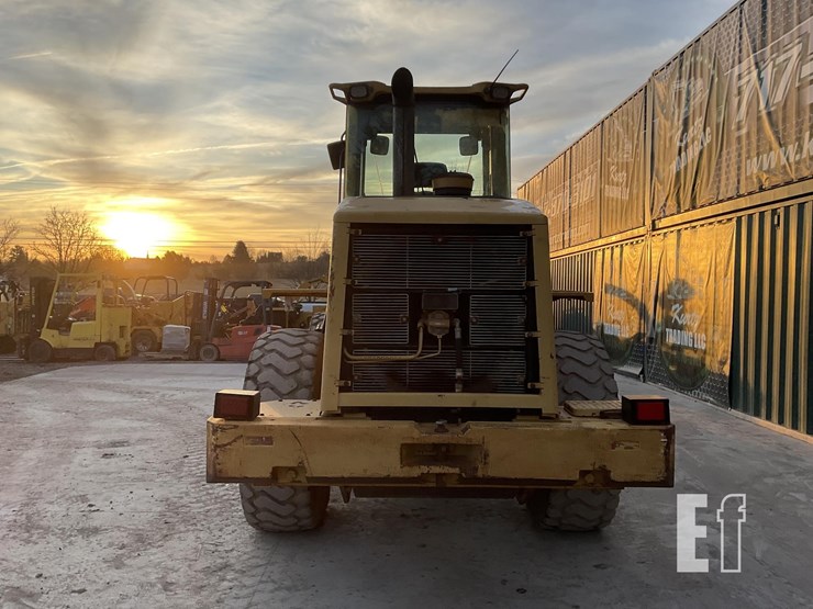 2002-caterpillar-938g-image-3