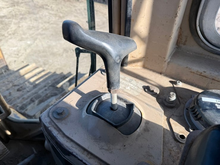 caterpillar-d4h-lgp-image-56