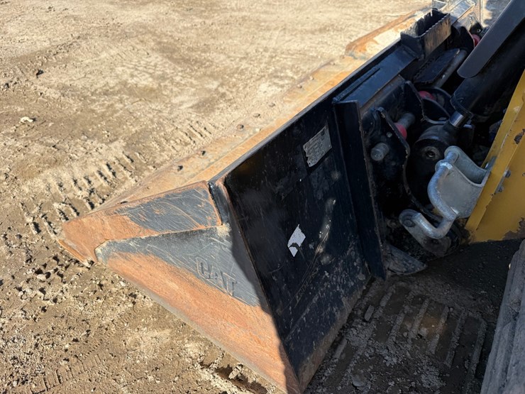 caterpillar-255-image-12