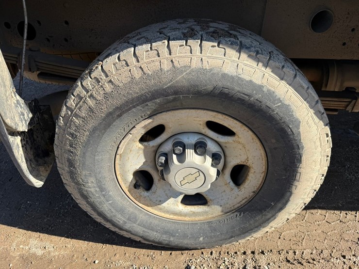 2006-chevrolet-2500-image-54