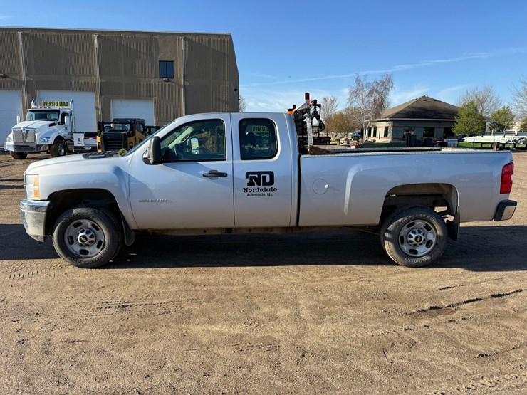 2014-chevrolet-2500-image-2