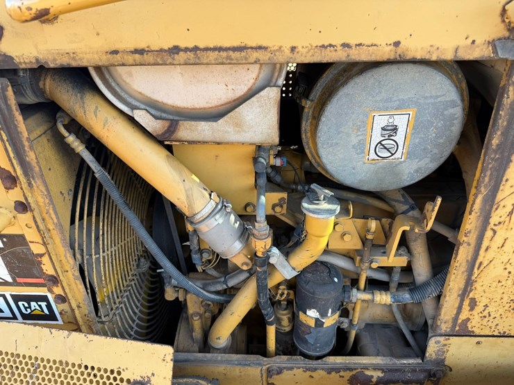 caterpillar-d4h-lgp-image-46