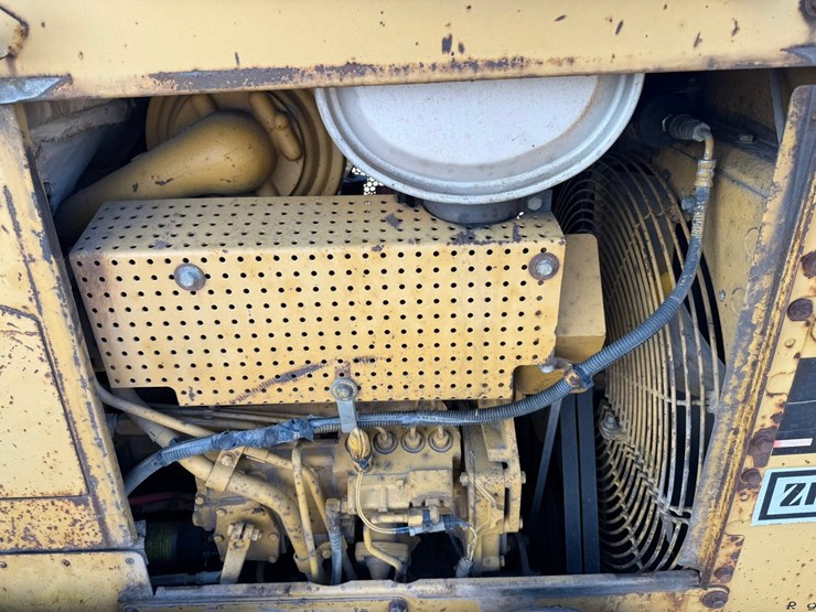 caterpillar-d4h-lgp-image-41