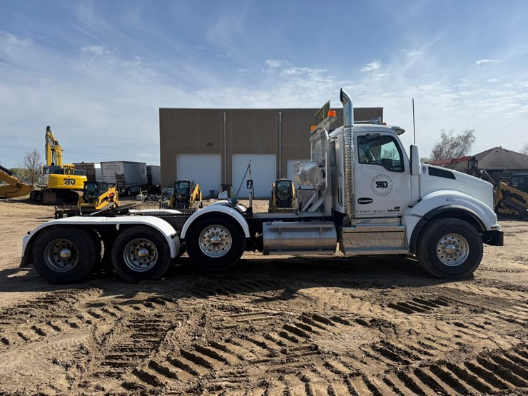 2021-kenworth-t880-image-6
