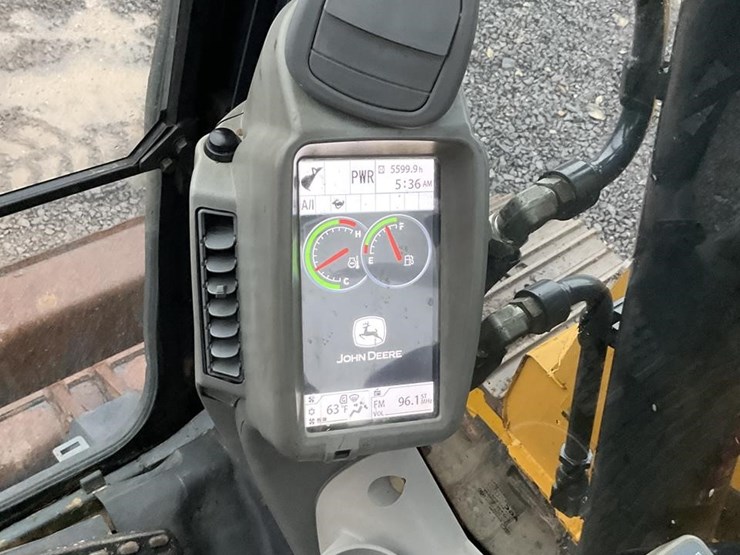 2019-deere-75g-image-15