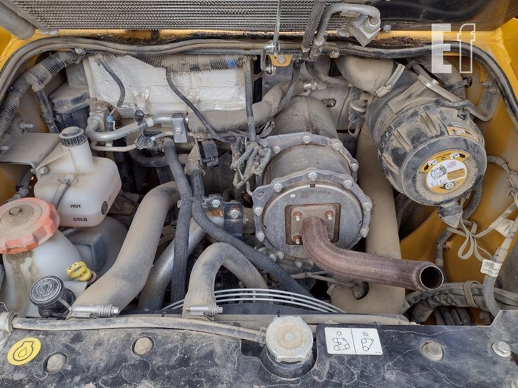 2022-deere-317g-image-30
