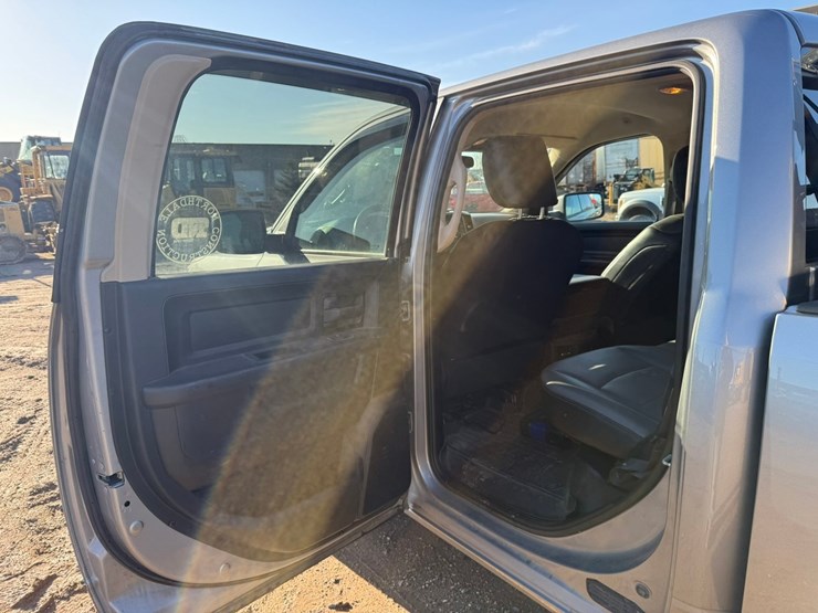 2021-dodge-2500-image-36