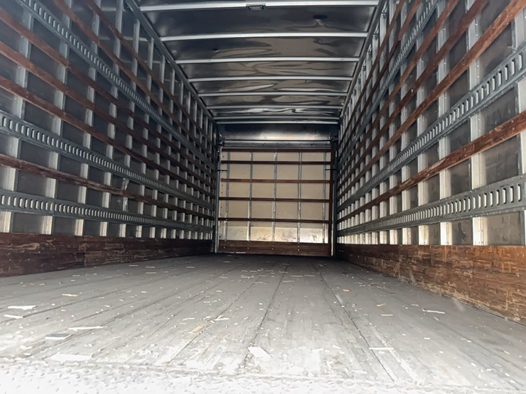 2015-hino-268-image-5
