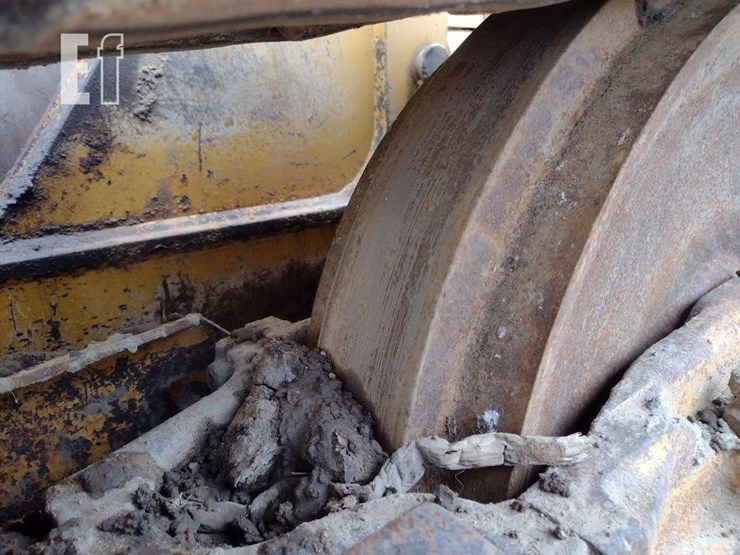 2007-deere-700j-xlt-image-28