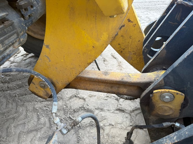 komatsu-wa380-image-13