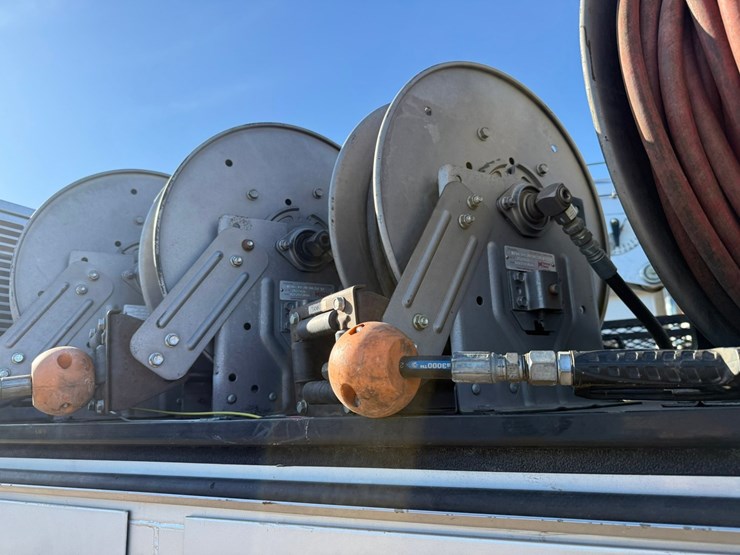 2017-ford-f550-xl-image-27