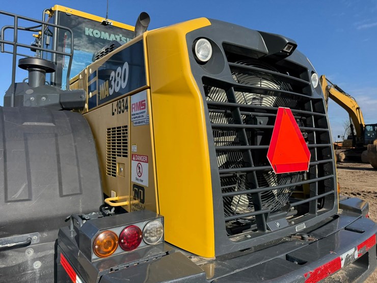 komatsu-wa380-image-60