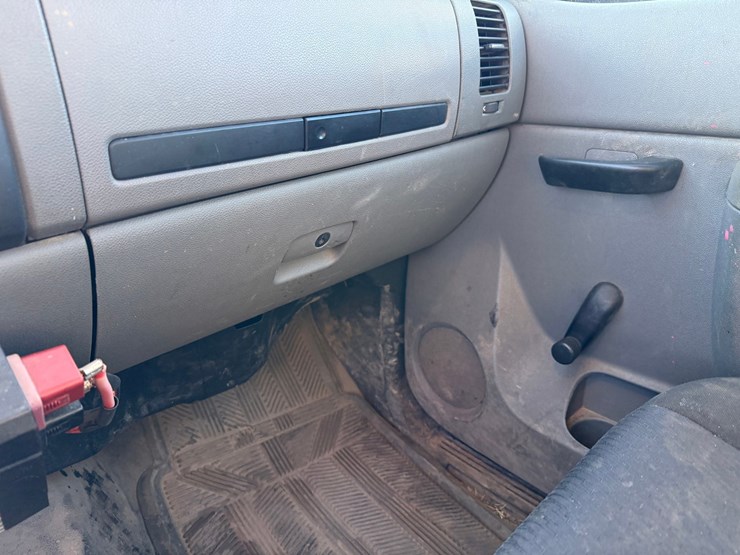 2014-chevrolet-2500-image-40