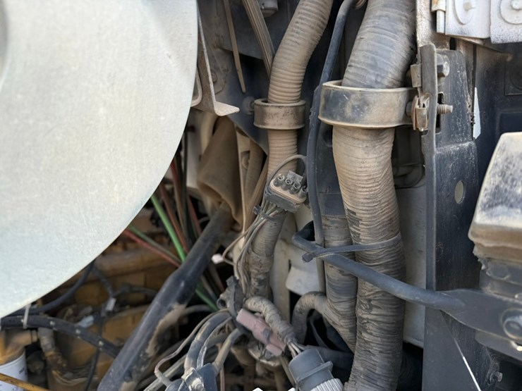 #6396-•-1997-ford-6911l-water-truck-image-19