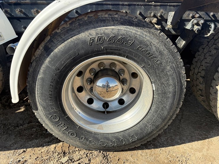 2021-kenworth-t880-image-92