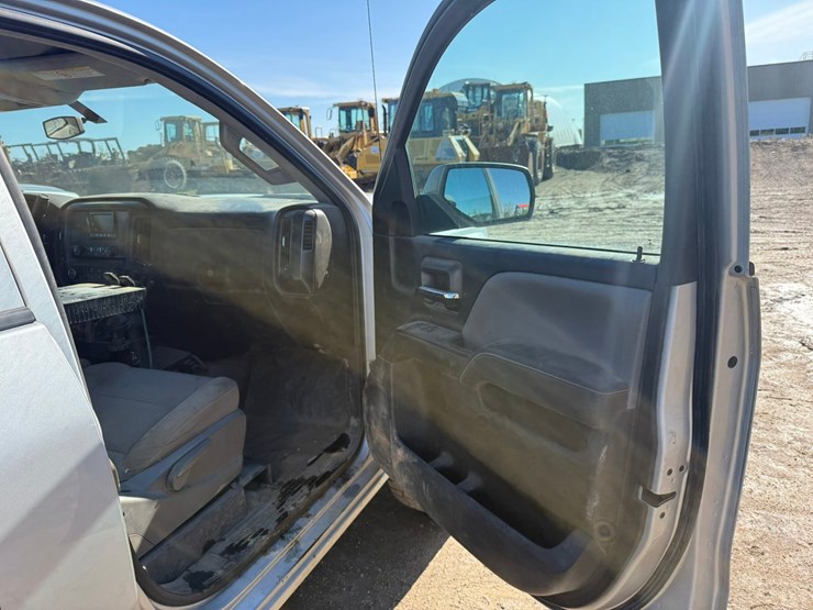 2015-chevrolet-2500-image-24