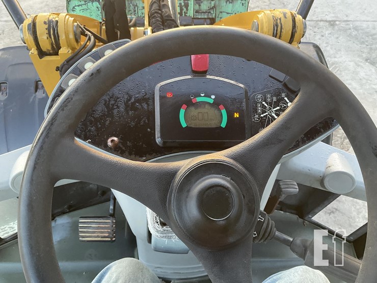 2015-caterpillar-908h2-image-13