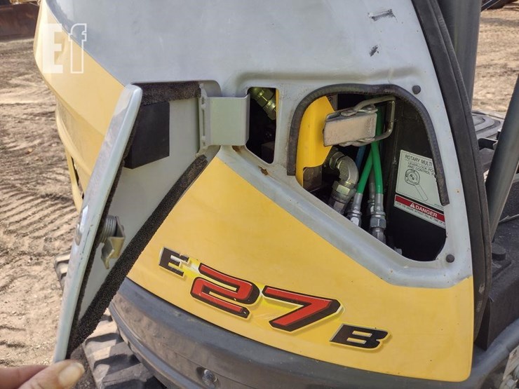 2012-new-holland-e27b-image-37