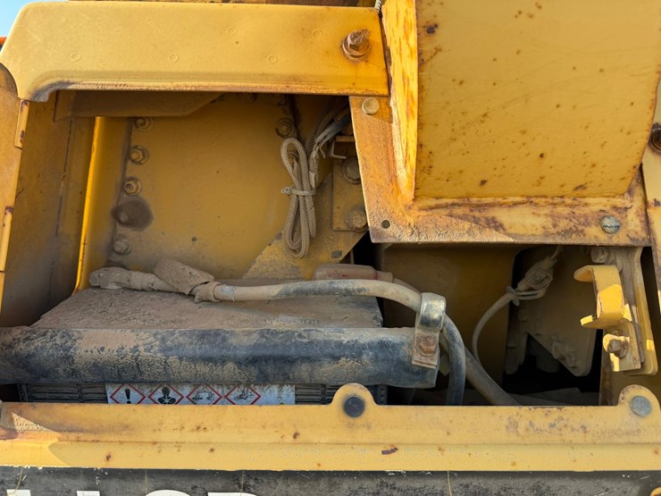 caterpillar-d4h-lgp-image-35