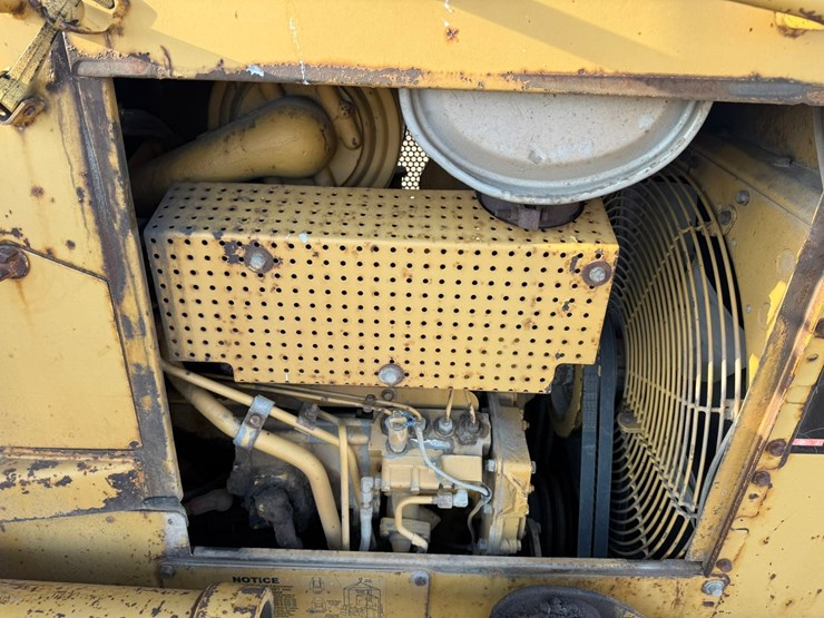 caterpillar-d4h-lgp-image-38
