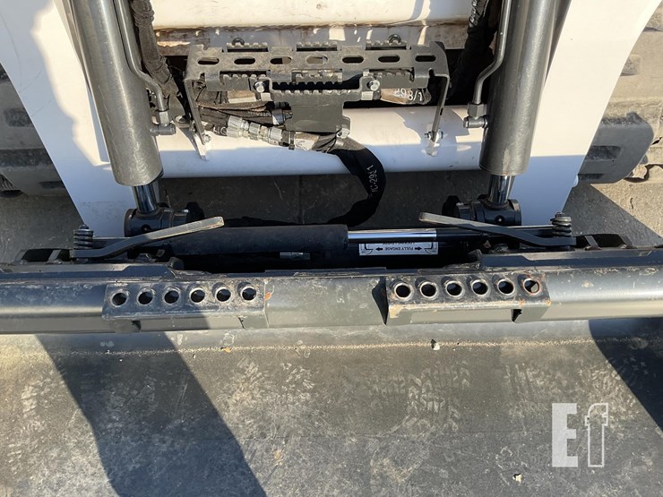 2021-bobcat-t770-image-12